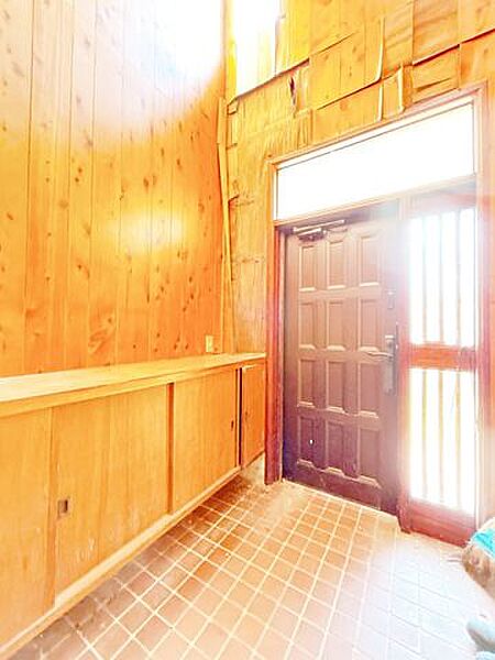 【現況販売】玄関（内観）です。