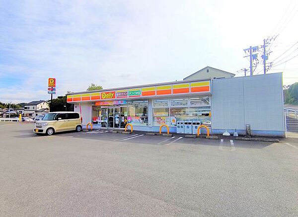 【コンビニ】デイリーヤマザキ長崎百合野店様まで約650ｍ（徒歩約8分）です。