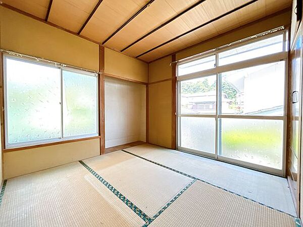 【リフォーム中】間取変更を行い収納スペースになります。床はフローリング仕上げ、壁・天井はクロス張替えを行う予定です。