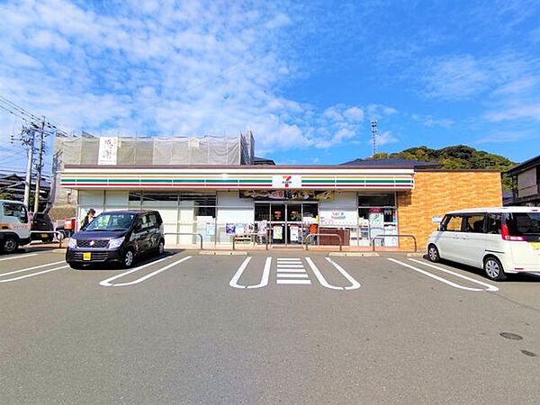 【コンビニ】セブンイレブン　長与ニュウータウン入り口店様まで約800ｍ（徒歩約10分）
