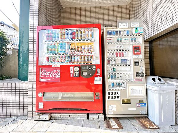敷地内に自動販売機があります。