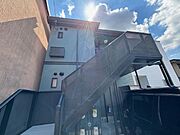 生駒駅より徒歩5分 築28年7ヶ月 2階建の賃貸物件