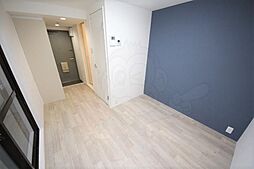 近鉄奈良線 生駒駅 バス11分 稲倉下車 徒歩4分の賃貸アパート 3階1Kのリビング/ダイニング