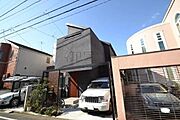 奥沢駅より徒歩7分 築8年10ヶ月 2階建の賃貸物件