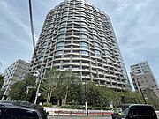 北参道駅より徒歩1分 築2年9ヶ月 27階建の賃貸物件