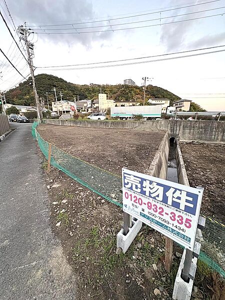 北側敷地部分です。日当たりのいいお土地です。