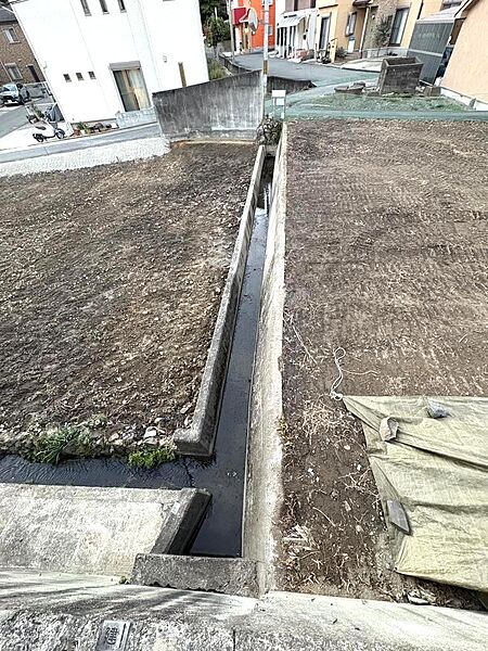 中央水路・擁壁部分です。