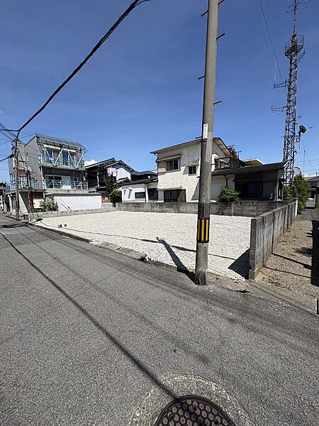 明るい整形地です。