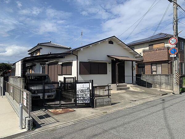 外観です。現在賃貸中。