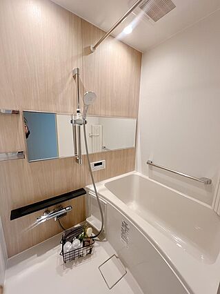 落ち着いたブラ...