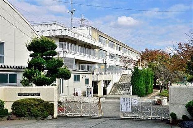 七里中学校 920m