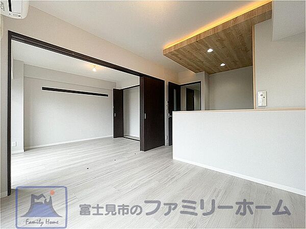 間続きで利用可能なDKと洋室