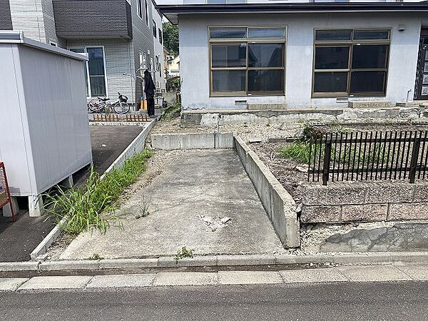 駐車は1台可能です◎