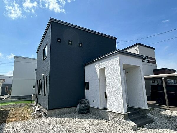 detached 北海道江別市元江別736-63
地図を見る