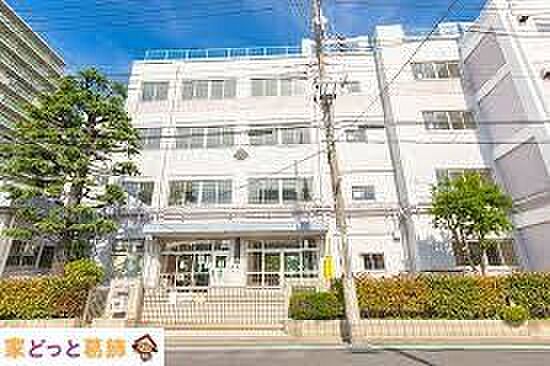 江戸川区立松江第三中学校 徒歩12分。 890m