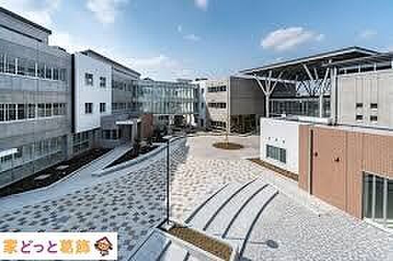 柏市立柏の葉中学校 徒歩16分。 1260m