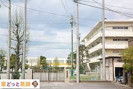 市川市立菅野小学校 徒歩9分。 670m