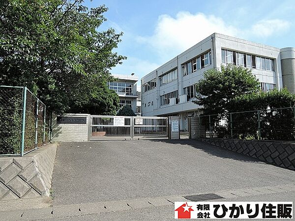 中学校：鹿嶋市立平井中学校まで２０３１ｍ／徒歩２６分