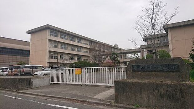 【中学校】稲沢市立稲沢西中学校まで1703ｍ
