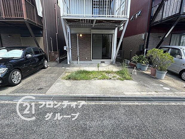 敷地内に駐車場あり！多様化する住まいのお悩みを当社へお気軽にご相談下さい