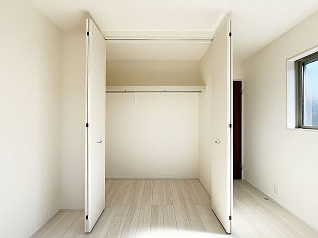 充実した収納スペースなので、お子様が大きくなって、荷物が増えてもたっぷり収納しておけますね