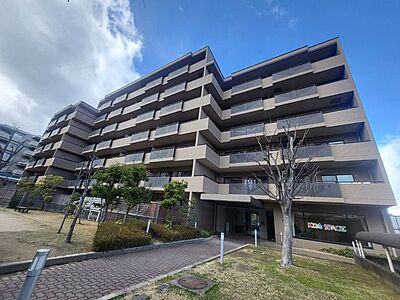外観：地上7階建てマンションの7階部分です！