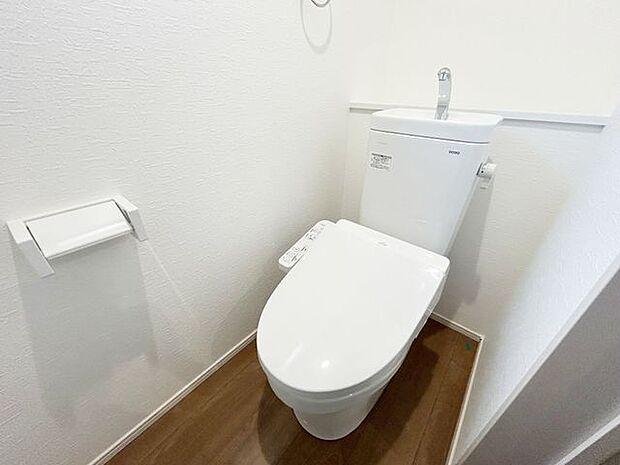 トイレは1階と2階の2カ所に設置!階段を上り下りせずに使用できるので、高齢の方にも安心です!