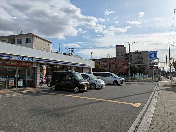 ローソン西宮段上町六丁目店 徒歩5分。 390m