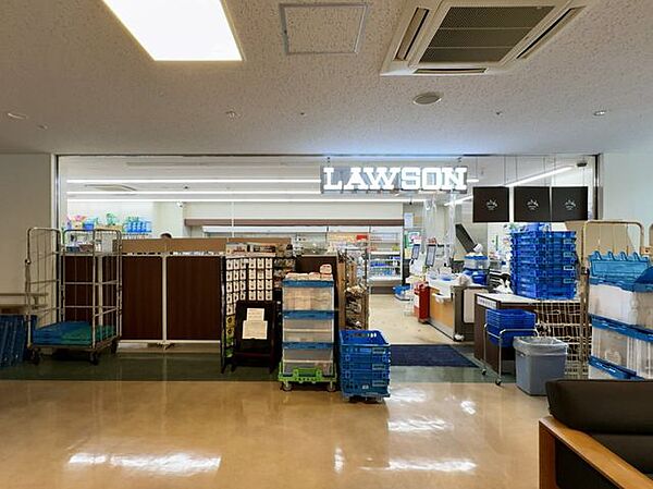 ローソン市立芦屋病院店 徒歩9分。 700m