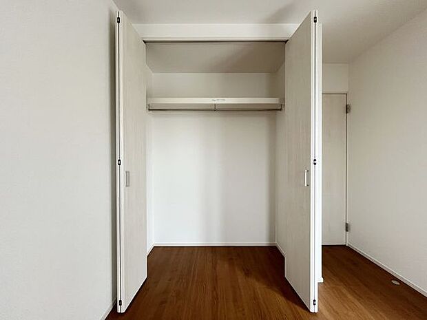 お子様が大きくなってもたくさん収納しておけますね!