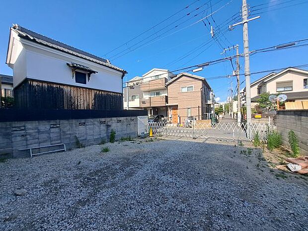 スーパー、コンビニが徒歩圏内♪日常の買い物が便利で、生活の利便性が高い魅力的な住環境です!