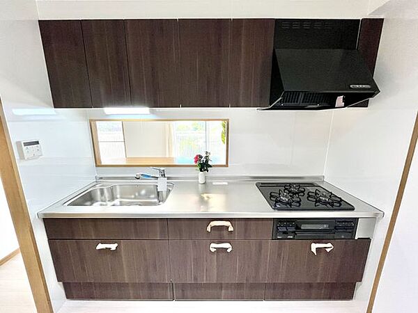 フラットな作業台と壁面は掃除がしやすく、清潔を保ちやすいです