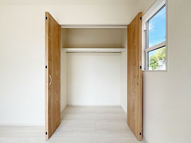 各室に収納スペ―スがありますのでお部屋スッキリ片付きますね