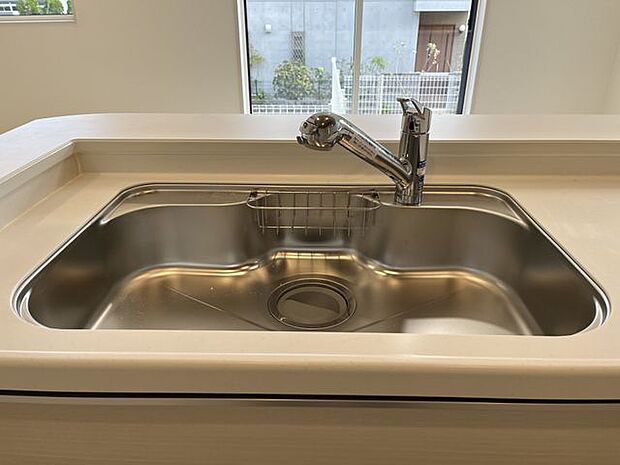 ワイドシンクなので家族が増えても洗い物楽々です