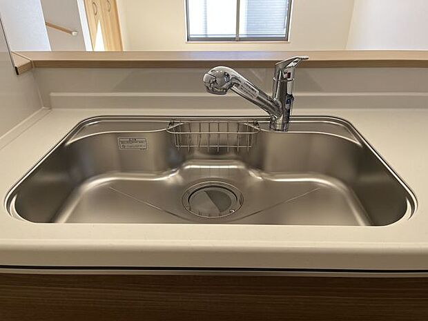 お鍋もスッポリ入るシンク!家事がはかどりますね