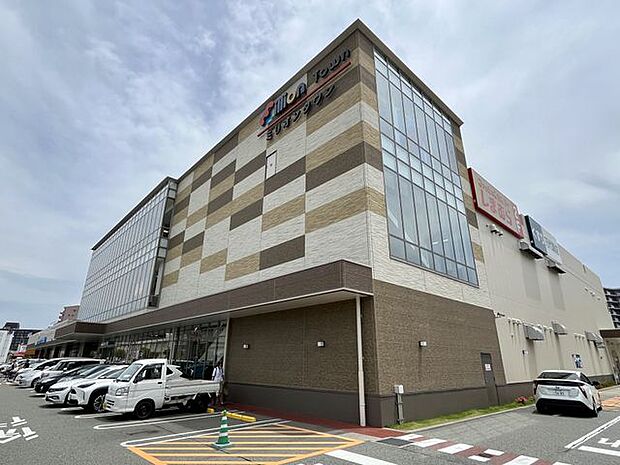 ミリオンタウン西宮前浜町 徒歩9分。 650m