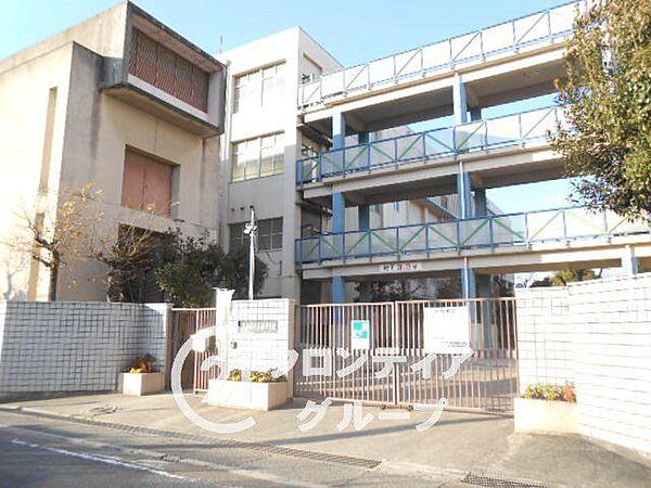 尼崎市立小園中学校 徒歩5分。 350m