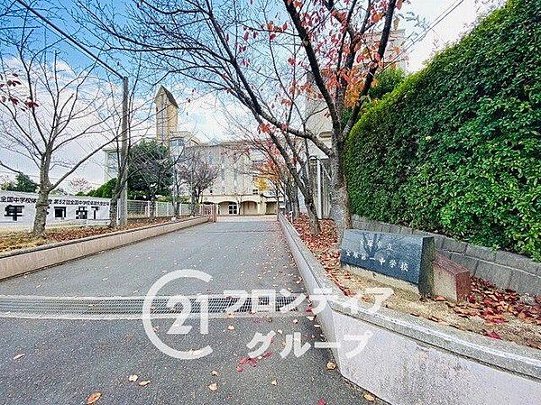 宝塚市立宝塚第一中学校 徒歩25分。 1970m