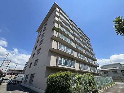 外観:阪急「小林駅」から近く、周辺には買い物施設も充実した暮らしやすい住環境です。周辺には買い物施設や公共施設など便利な施設が充実しており利便性の良い環境です! 外観:阪急「小林駅」から近く、周辺には買い物施設も充実した暮らしやすい住環境です。周辺には買い物施設や公共施設など便利な施設が充実しており利便性の良い環境です!
