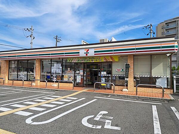 セブンイレブン西宮前浜町店 徒歩7分。 490m