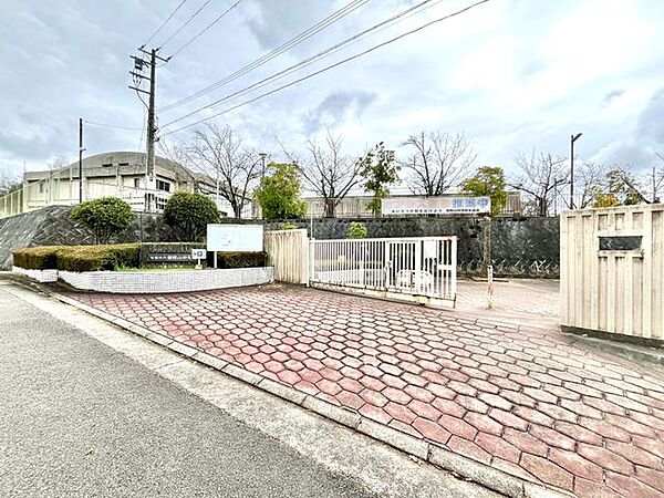 宝塚市立御殿山中学校 徒歩12分。 930m