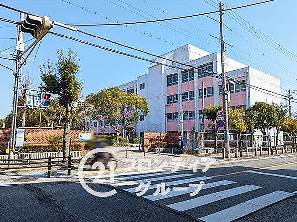 尼崎市立立花北小学校 徒歩10分。 770m