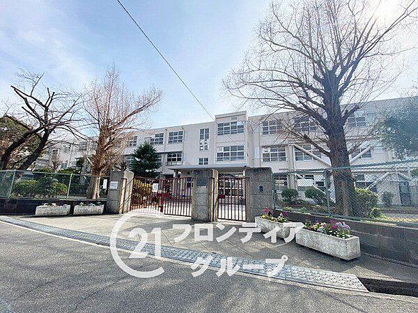 西宮市立学文中学校 徒歩13分。 1030m