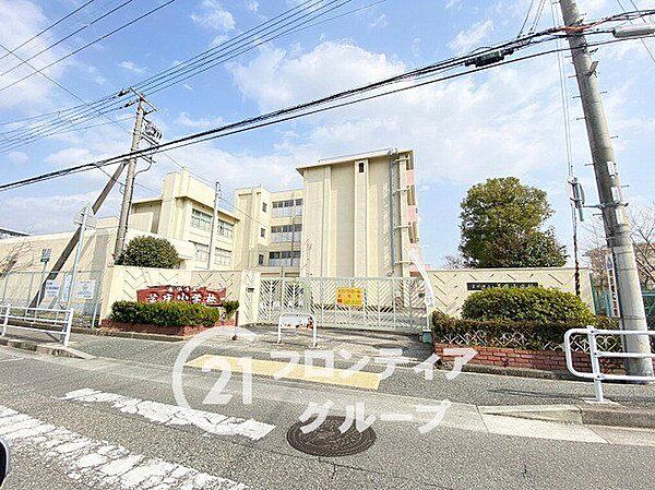 宝塚市立美座小学校 徒歩11分。 820m