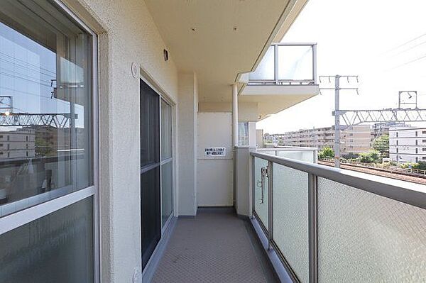 「賃貸のままでいいのか、買うべきか」その判断に必要な情報を、スタッフがわかりやすく整理してお伝えします。お気軽にご相談ください