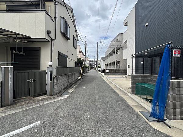 住まい選びは、価格や立地だけでなく、将来の暮らし方まで含めて考えることが大切です。今の段階で気になっていることを、まずスタッフに話してみてください
