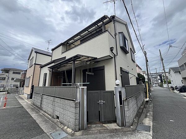 陽当たりを遮るものが少なく、家全体に心地よい光と風を運んでくれます。四季の移ろいを感じながら、家族でゆっくりお散歩を楽しむのも素敵ですね！
