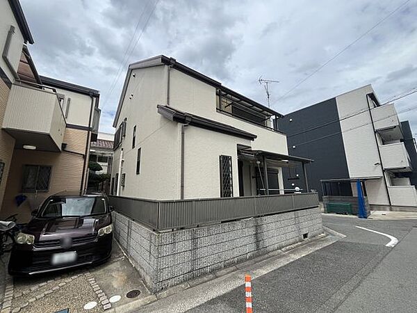 住まい選びは、価格や立地だけでなく、将来の暮らし方まで含めて考えることが大切です。今の段階で気になっていることを、まずスタッフに話してみてください