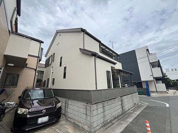 住まい探しで後悔しないためのポイントをスタッフがお伝えします。検討中の方もそうでない方も、まずは一度お話を聞かせてください