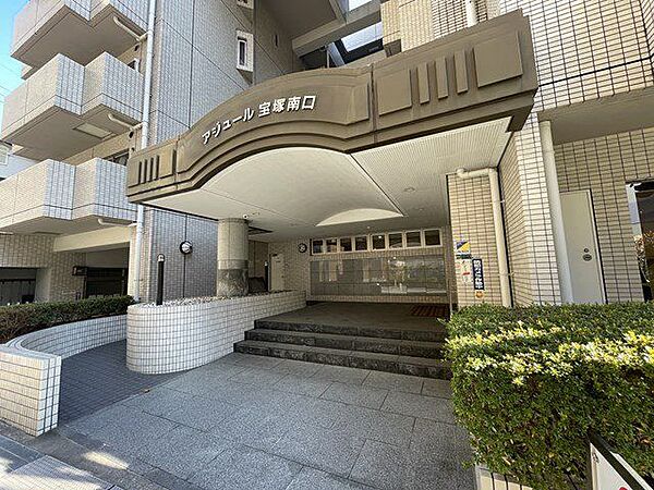 エリアの特性や周辺環境についての情報提供も行っています。物件だけでなく、地域の暮らしやすさも含めてご確認いただけます。